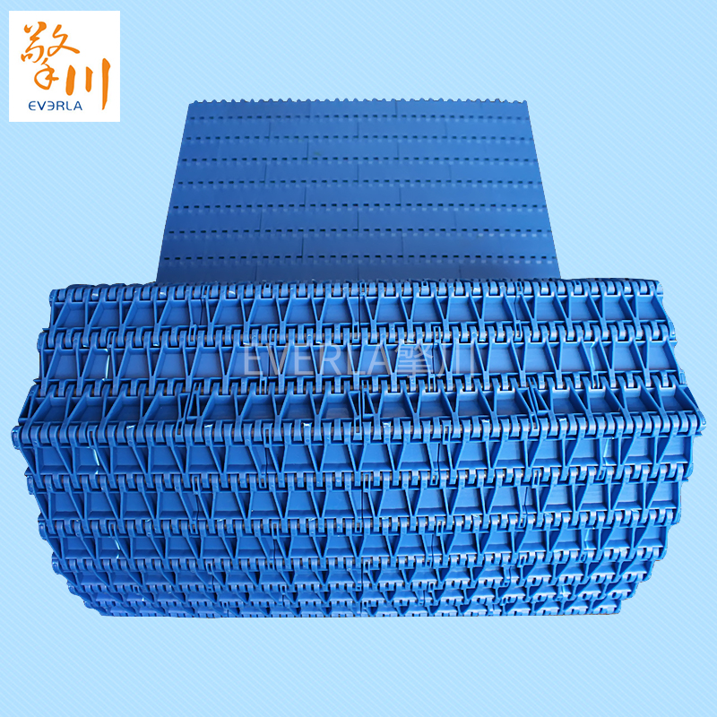 藍(lán)色POM塑料加擋塊鏈板<a href='http://m.zgcinnotown.com.cn/shusongdai/' target='_blank'><u>輸送帶</u></a>